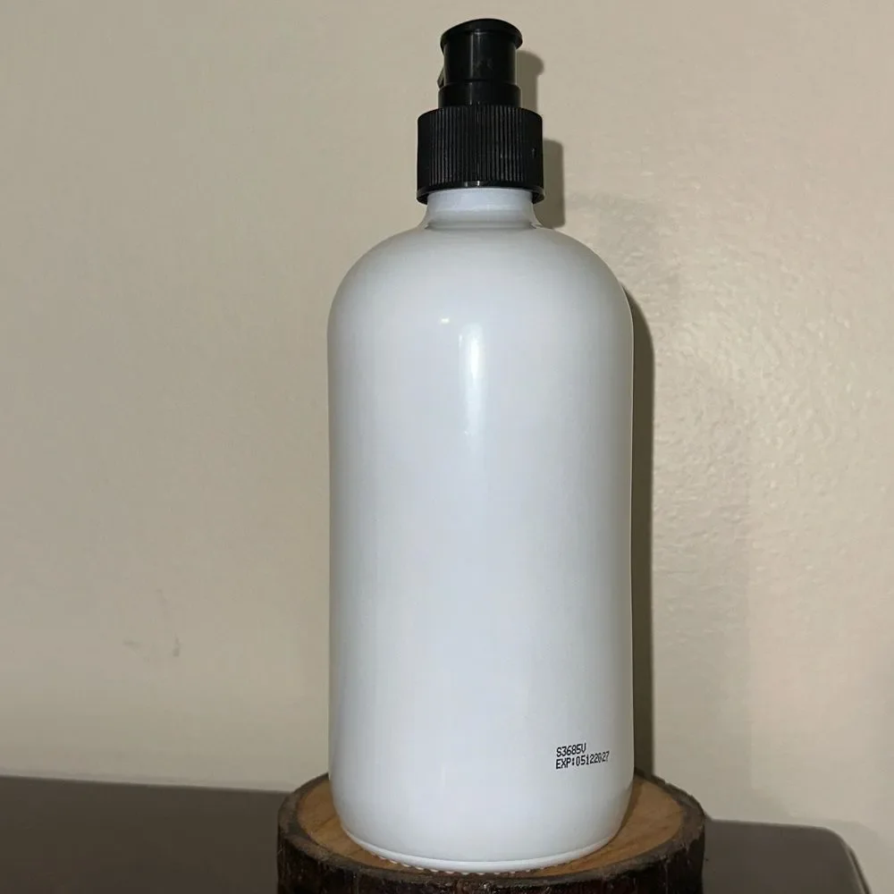 SAND + FOG White Embossed Glass Aloe Scented Soap